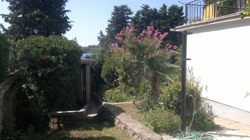 Apartment Kolman Cres Bagian luar foto