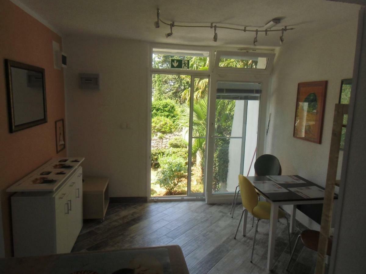Apartment Kolman Cres Bagian luar foto