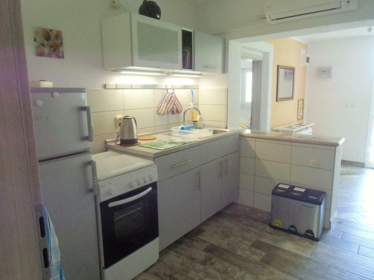 Apartment Kolman Cres Bagian luar foto